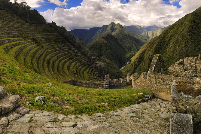 Inca Trail 4 Day Adventure to Machu Picchu with Panoramic Train - Day 3: Phuyupatamarca, cloud forest, and Wiñay Wayna