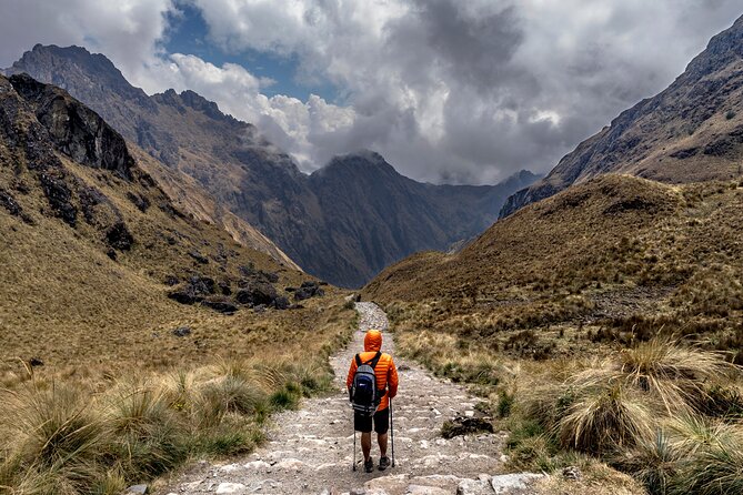 Inca Trail 4 Day Adventure to Machu Picchu with Panoramic Train - Group size, preparation, and extra costs