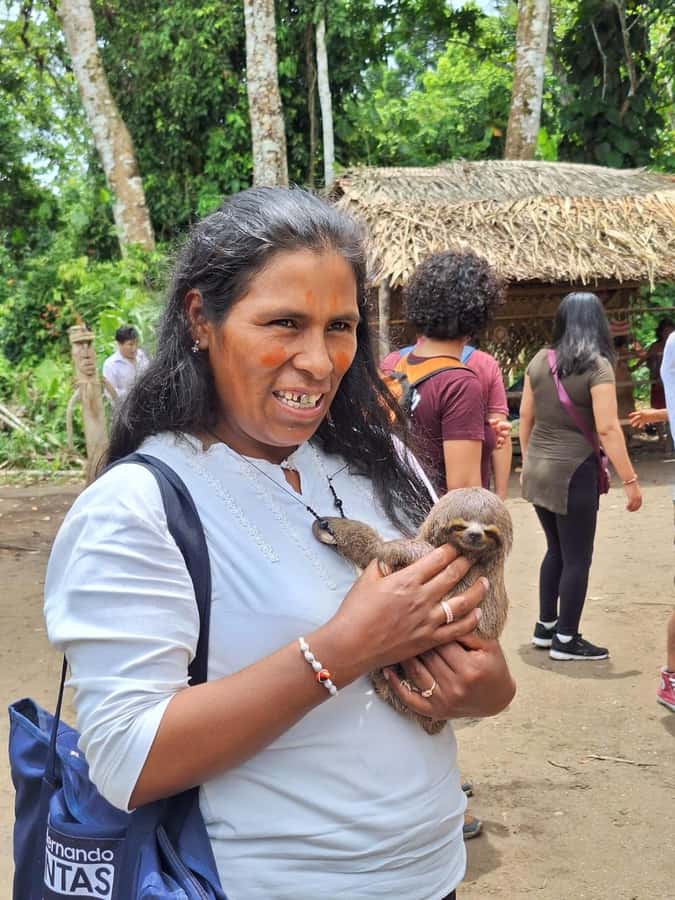 Iquitos: Amazon River Tribes Full-Day Tour with Lunch - Lunch on the water