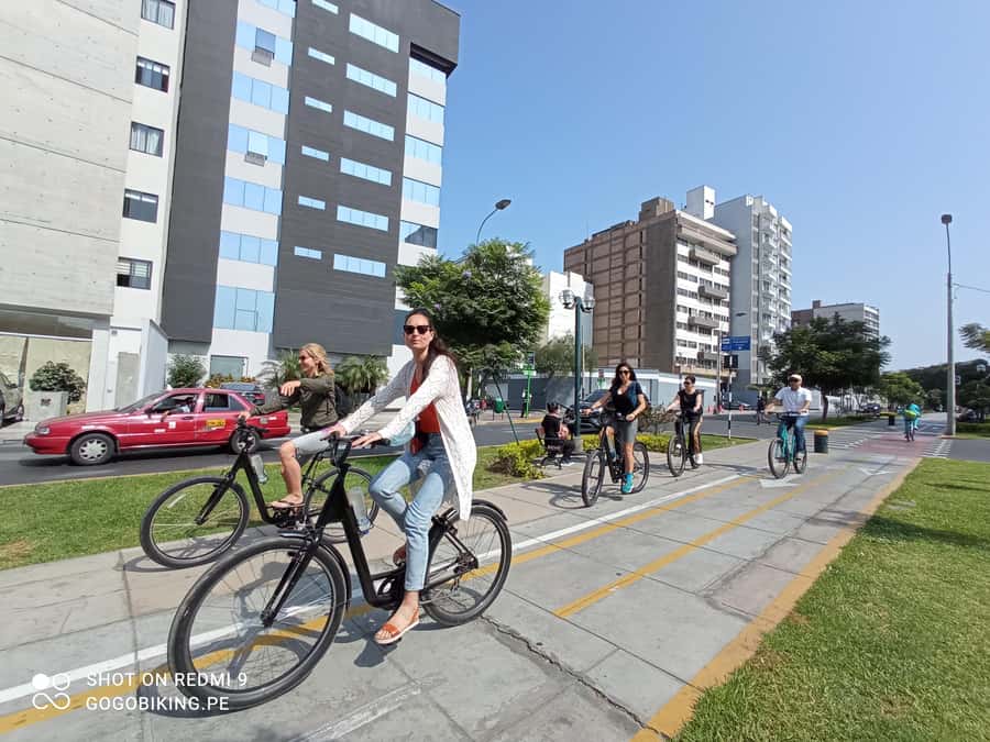 Lima Bike Tour: La Costa Verde & Jesus Statue in Chorrillos - Starting near Kennedy Park in Miraflores