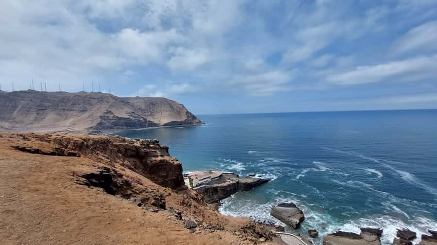 Lima Bike Tour: La Costa Verde & Jesus Statue in Chorrillos - The climb to El Morro Hill and Cristo del Pacífico