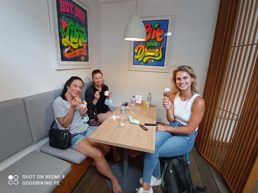 Lima Bike Tour: La Costa Verde & Jesus Statue in Chorrillos - A 20-minute drink or gelato stop
