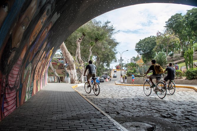 Lima Bike Tour Miraflores - Barranco + Huaca Pucllana! - Larcomar and the commercial side of Miraflores