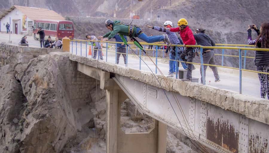 Lima: Cañon de Autisha | Explore the Center of the Earth - The 30-meter rappel: the day’s main test