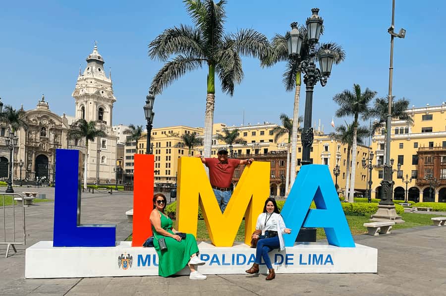 Lima: City Highlights Walking Tour & Catacombs - What the 150 to 210 minutes really means
