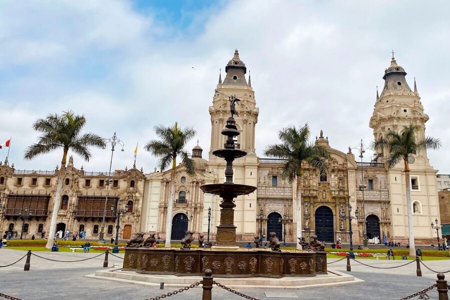 Lima: City Sightseeing Panoramic Bus Tour - Barranco and Chorrillos from the road