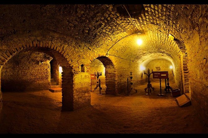Lima City tour and Catacombs Museum (04 hours) Private Tour with guide in Lima - Plaza de Armas closes with Lima’s grandest setting