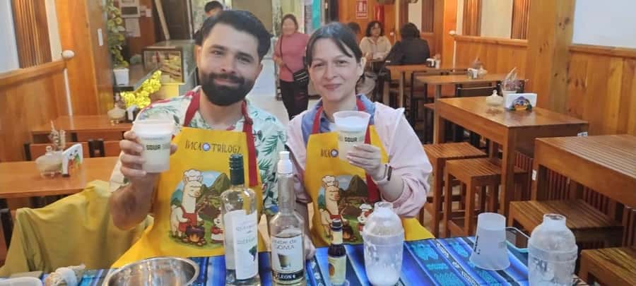 Lima: Cooking Workshop and Water Circuit Tour - Shaking a pisco sour