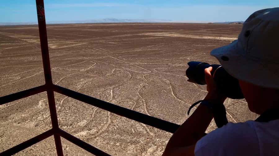 LIMA|| FullDay excursion to the Nazca Lines+Huacachina Oasis - What happens at the Nazca airfield