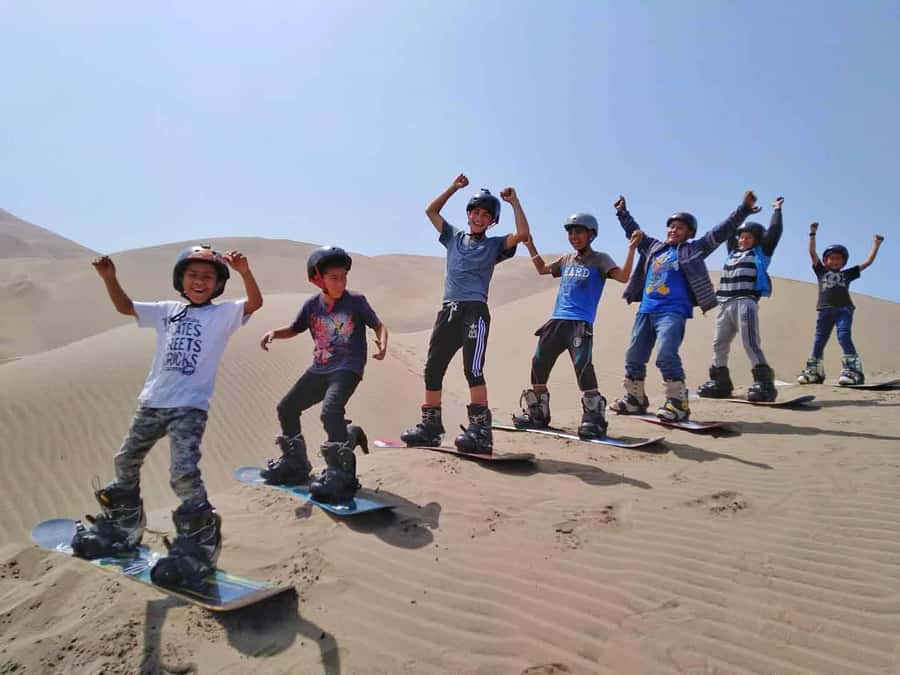 LIMA|| FullDay excursion to the Nazca Lines+Huacachina Oasis - Huacachina, an oasis ringed by dunes