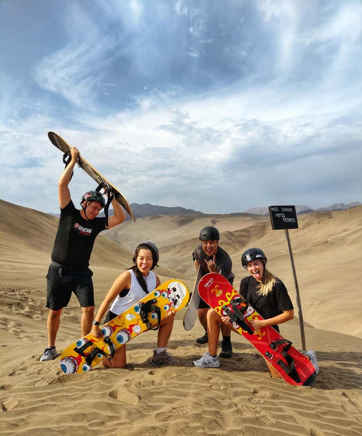 LIMA: HALF-DAY SANDBOARDING TOUR - Sandboarding for first-timers