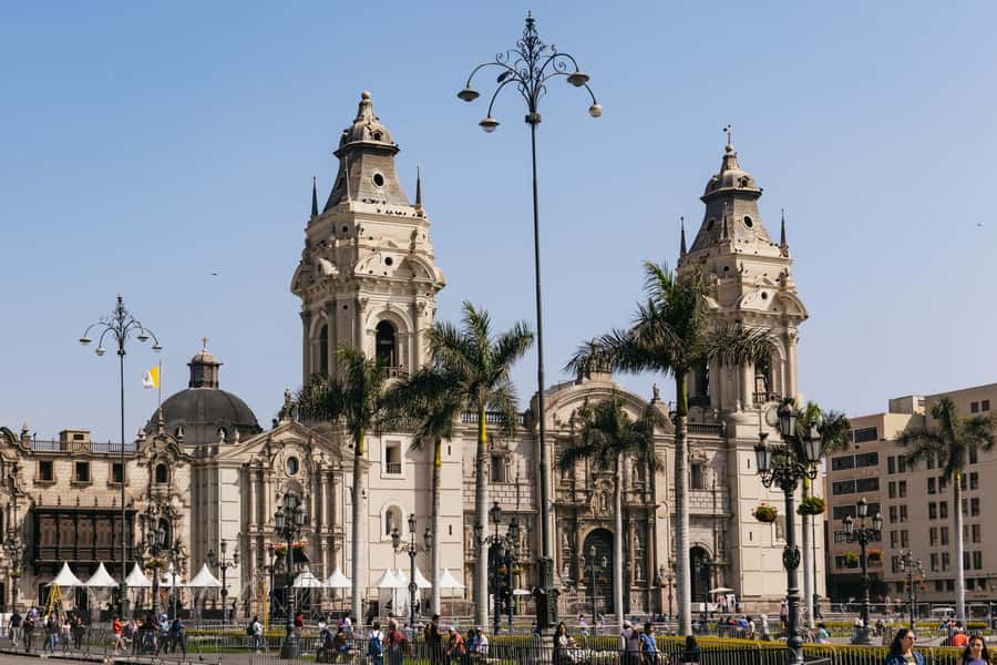 Lima: Historic Center Street Food, Market, and Eateries Tour - Churros, picarones, and the sweet side of the tour