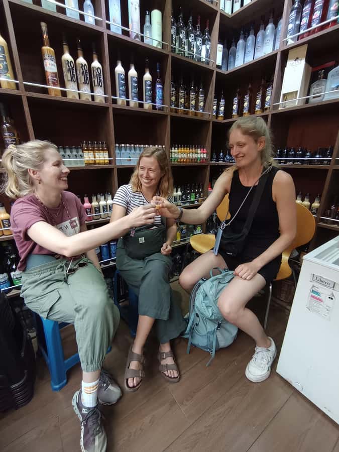 Lima: Historic Center Walking Tour with Pisco Sour Tasting - La Merced, Casa Courret, and the old commercial center