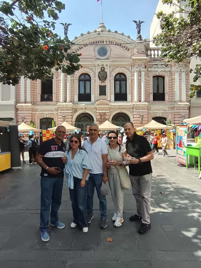 Lima: Historic Center Walking Tour with Pisco Sour Tasting - The Pisco Sour finale