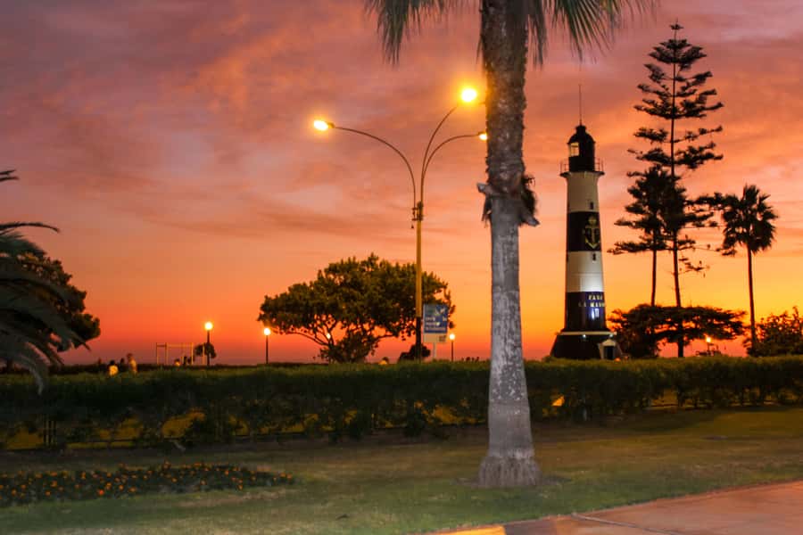 Lima: Historic Downtown, Miraflores & Catacombs Private Tour - Why the private van makes sense