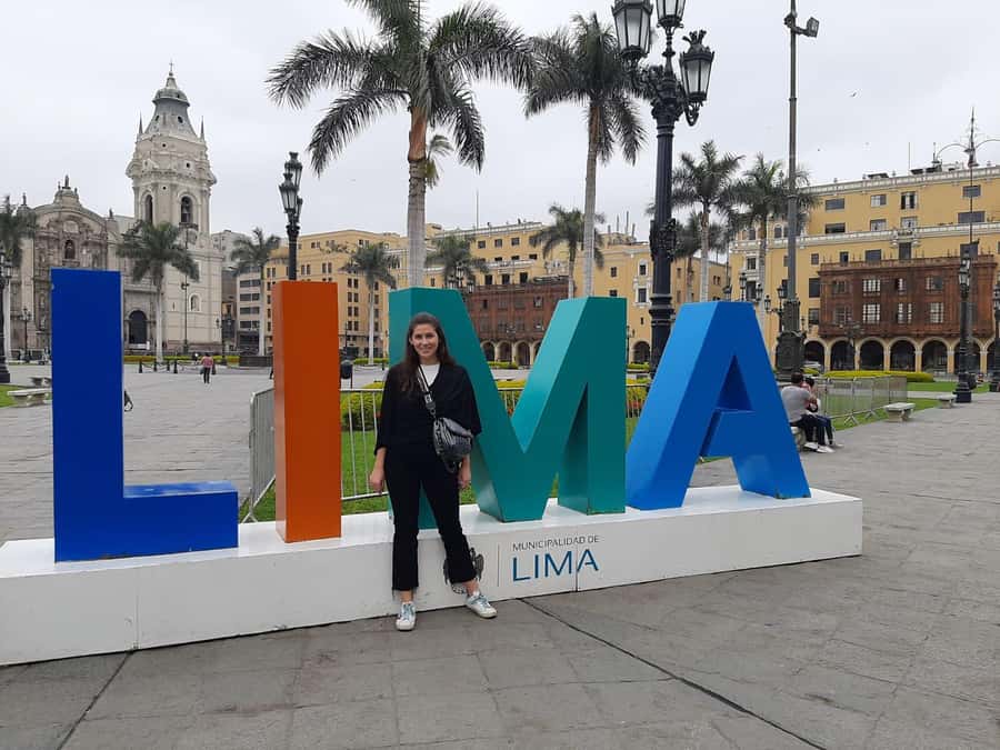 Lima: Historic Downtown, Miraflores & Catacombs Private Tour - Love Park and the Pacific edge