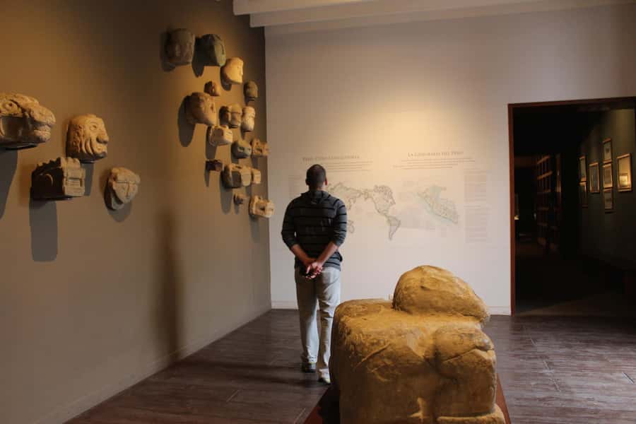 Lima: Huaca Ruins and Larco Museum at Night with Dinner - Dinner among the Larco gardens