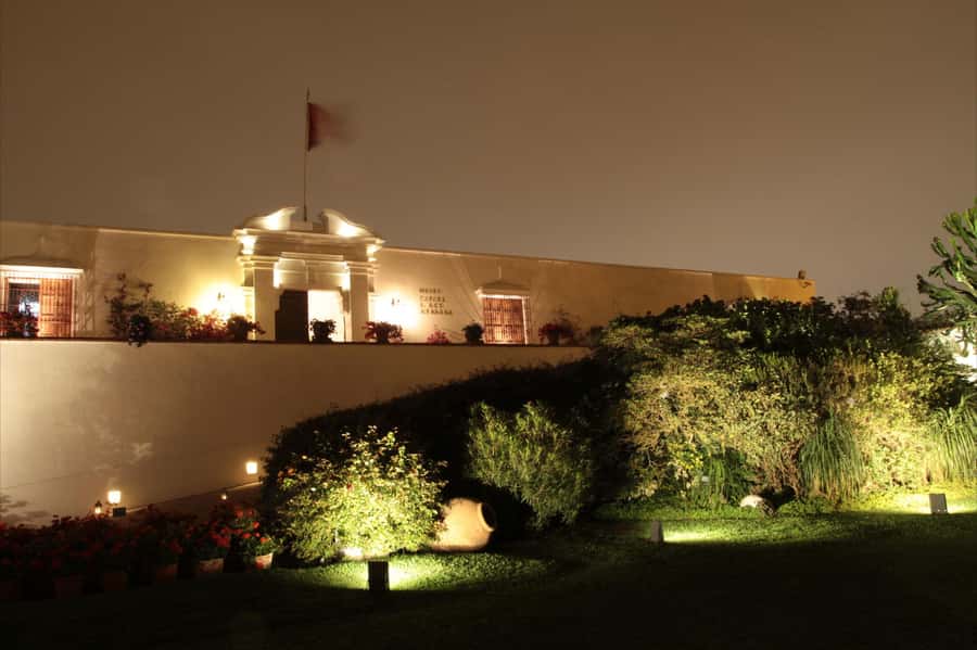 Lima: Huaca Ruins and Larco Museum at Night with Dinner - What the Larco Museum adds