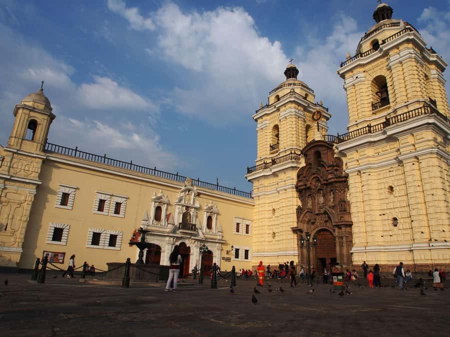 Lima: Incredible City tour half day - Love Park and the Pacific at the start