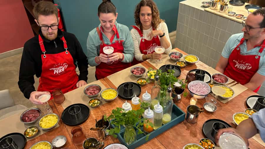 Lima: Market Tour and Cooking Class with Pisco Sour - Starting at Surquillo Market