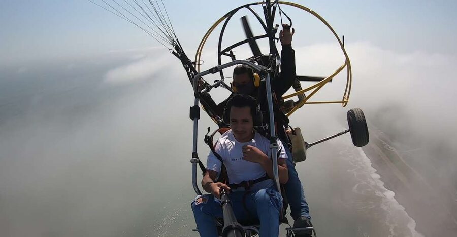 Lima: Paragliding Flight Over Costa Verde Districts - Key points to know before you book