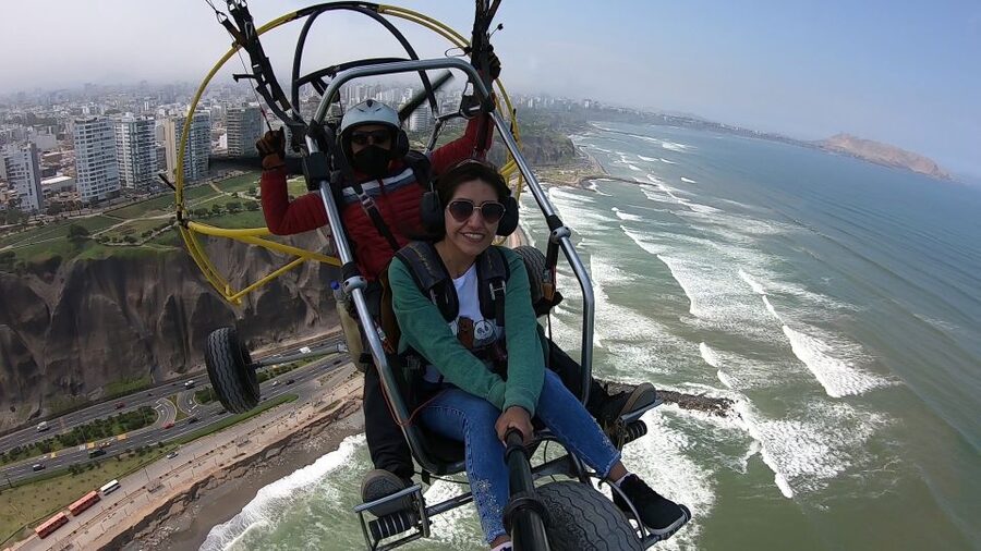 Lima: Paragliding Flight Over Costa Verde Districts - Practical advice for a smoother outing