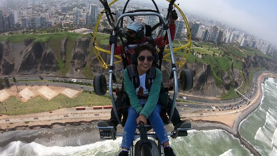 Lima: Paragliding Flight Over Costa Verde Districts - Taking off from Magdalena del Mar