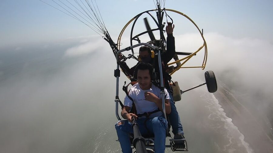 Lima: Paragliding Flight Over Costa Verde Districts - Four districts, one coastal view