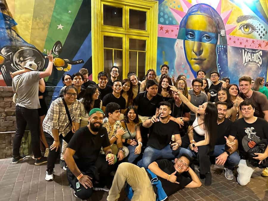 Lima: Party tour Fridays Barranco / Saturdays Miraflores - First stop: a welcome drink and food savings