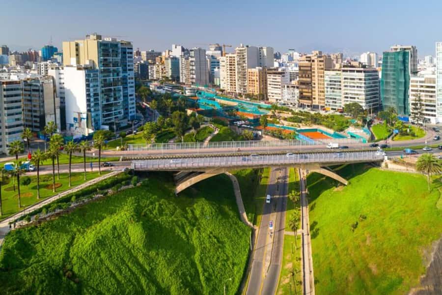 Lima: Private Custom Walking Tour With A Local Guide - What the main sightseeing stops are like