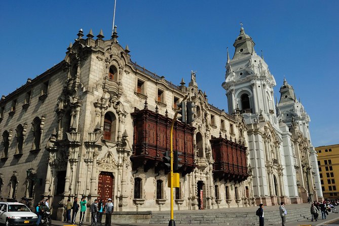 Lima's Vibrant Heritage: Exploring the City's Landmarks Half-day - Guides make or break this short tour