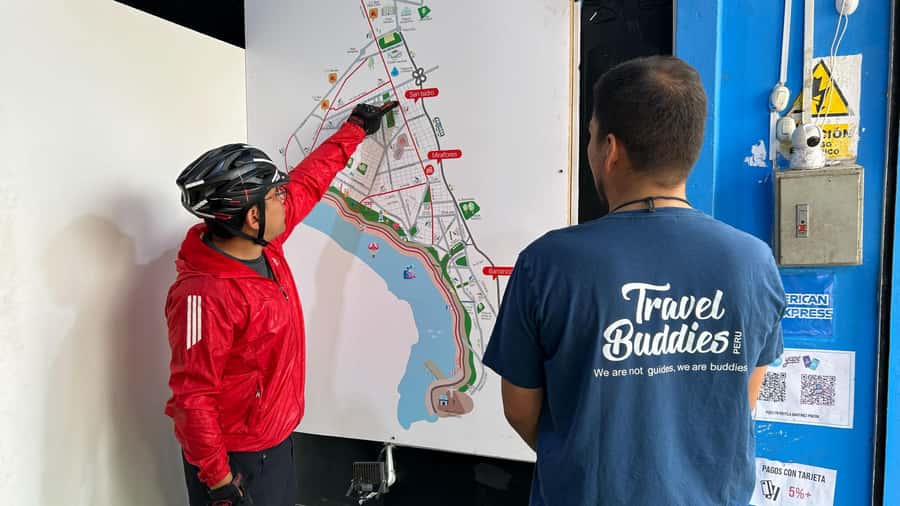 Lima: Sightseeing Bike Tour with Food and Drink Tastings - Miraflores and the Malecón