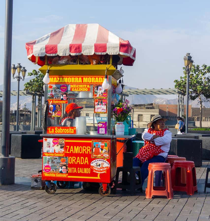 Lima: Street Food Tasting Tour with Pisco Sour Class - Why this Lima food tour works