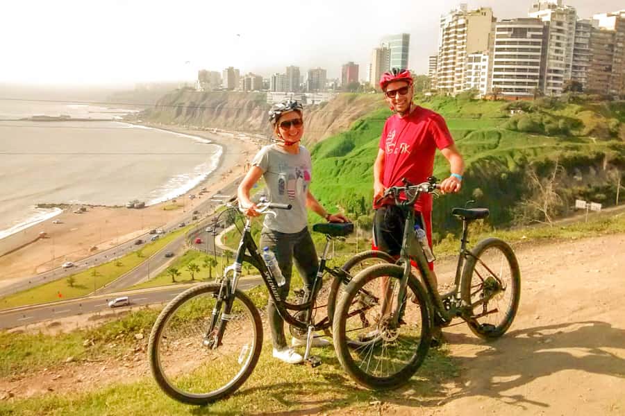 Lima: The Charm of Barranco & Pre Inca Pyramid in Miraflores - The refreshment stop is part of the experience