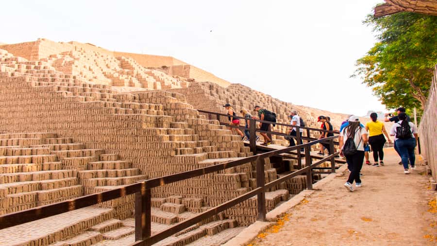 Lima: Tour to Huaca Pucllana and Huaca Mateo Salado - The 30-minute transfer to Pueblo Libre