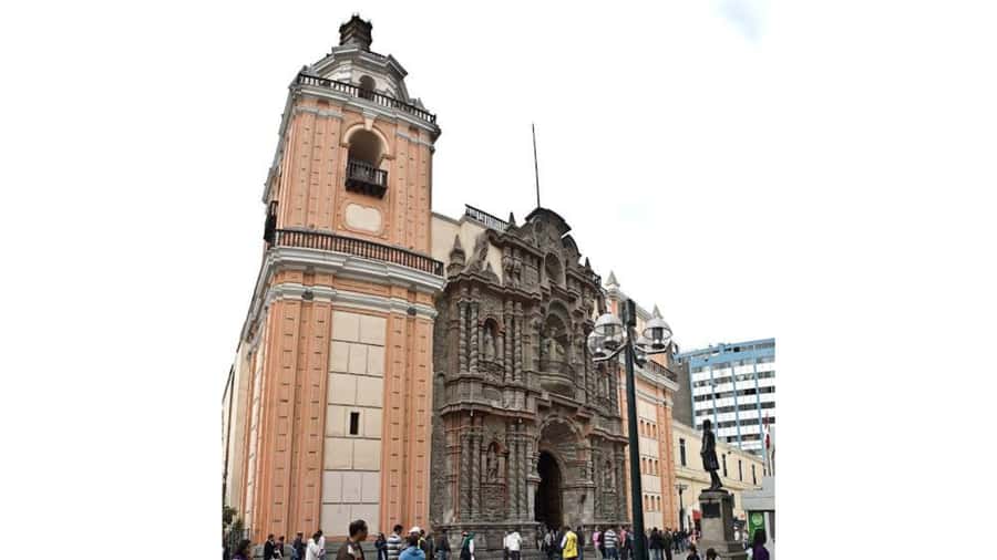 LIMA WALKING TOUR CATACOMBS FROM MIRAFLORES, HISTORICAL CENTER, WINES+BUS - Timing, walking effort, and practical comfort