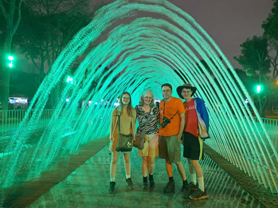 Lima: Water Magic Circuit, Downtown and Catacombs Night Tour - Why this four-hour Lima night tour works