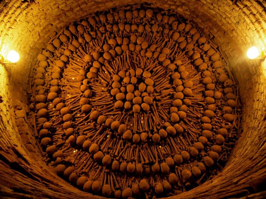 Lima: Water Magic Circuit, Downtown and Catacombs Night Tour - Beneath the San Francisco Convent and Catacombs