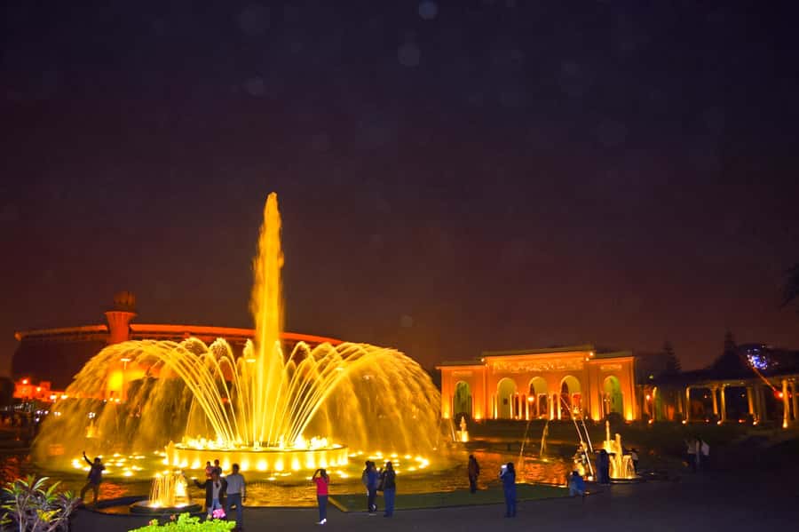 Lima: Water Magic Circuit, Downtown and Catacombs Night Tour - Transport, timing, and the private-group advantage
