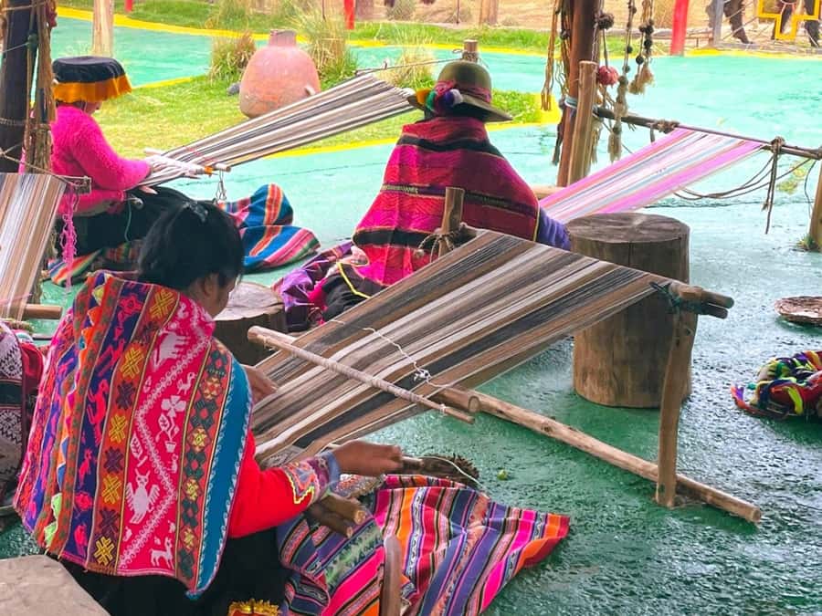 Machu Picchu: Chinchero, Maras, Moray & Machu Picchu 2 days - Maras and Salineras show a working tradition