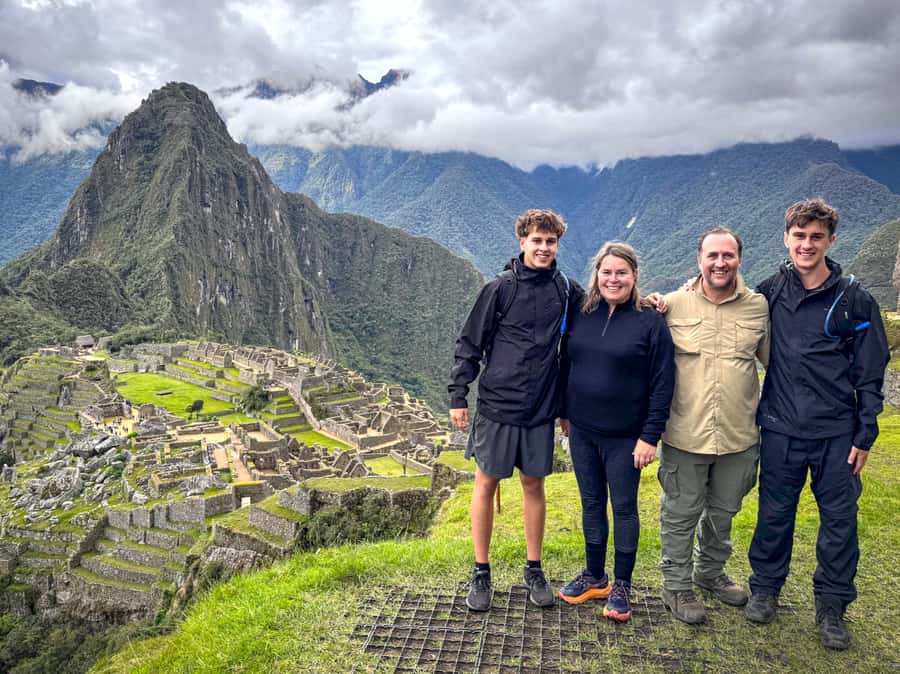 Machu Picchu: Chinchero, Maras, Moray & Machu Picchu 2 days - Chinchero combines a church, ruins, and a market