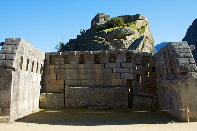 Machu Picchu Entrance Ticket - The guide option and the value of local help