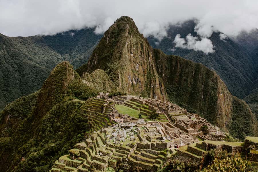 Machu Picchu: Full-Day Tour from Cusco with Optional Lunch - A short passage through Aguas Calientes
