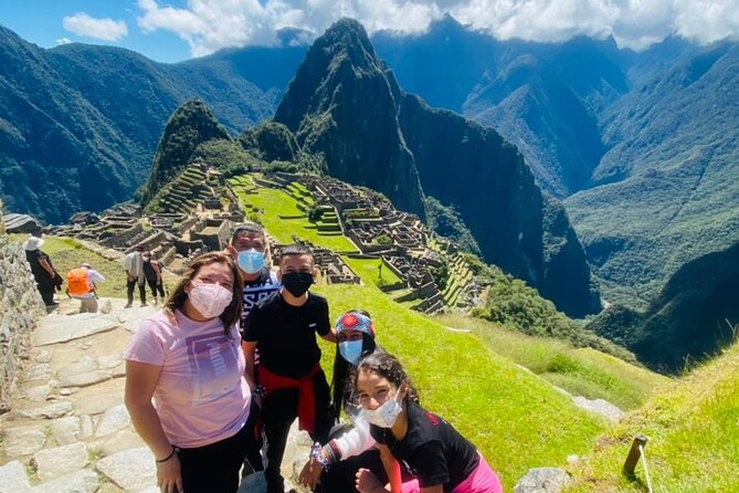 Machu picchu one day by train all included - Lunch and the long pause in Aguas Calientes