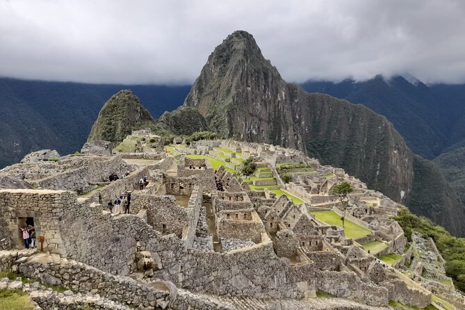 Machu Picchu Private Archaeological and Historical Guided Tour - Temples, altars, and the Inca design behind the stones