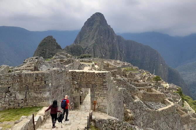 Machu Picchu Private Archaeological and Historical Guided Tour - Sacred Rock, the Temple of the Condor, and Huayna Picchu