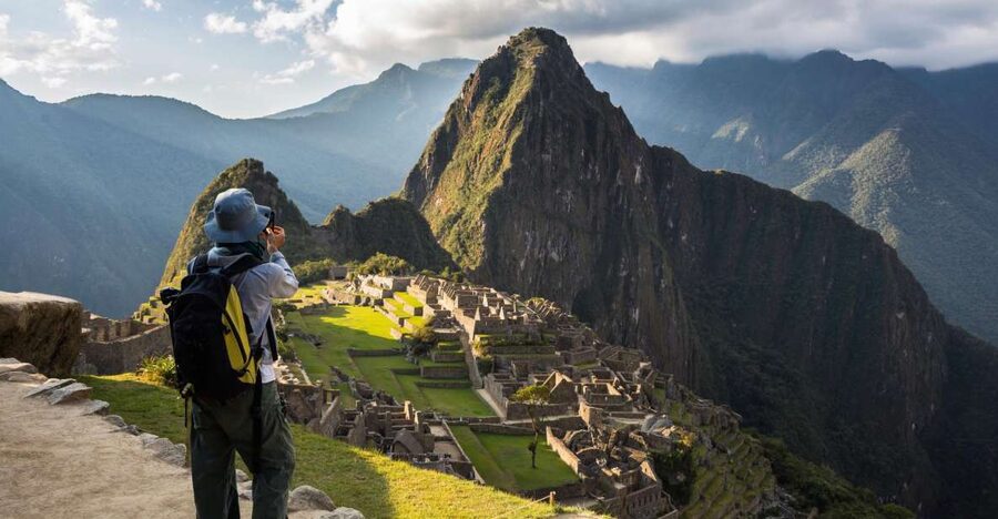 Machu Picchu: Private Full-Day Tour with Afternoon Entrance - The train from Ollantaytambo to Aguas Calientes