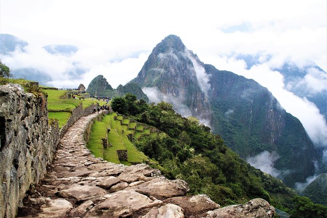 Machu Picchu Tour By Train (2 Days) - Day 2: The early bus to Machu Picchu