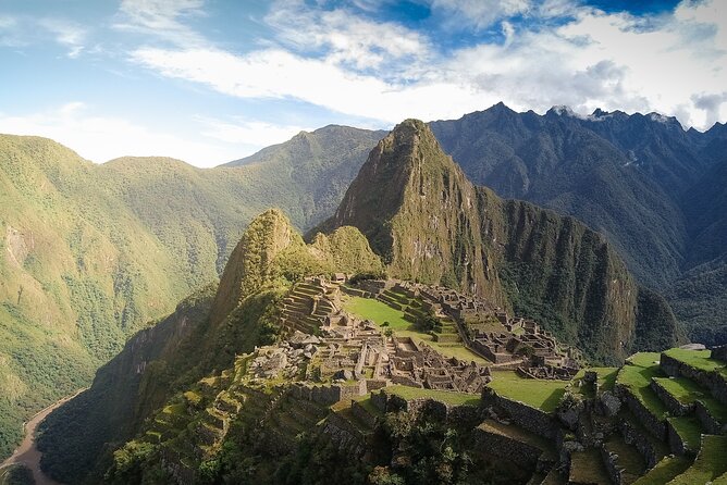 Machu Picchu Tour From Cusco Full Day - The train ride through changing scenery