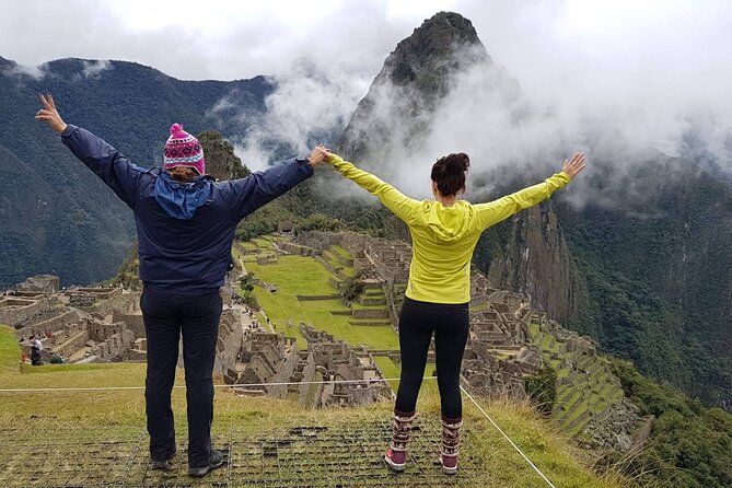 Machupicchu 1 day tour - The 1-hour-45-minute Voyager train to Aguas Calientes
